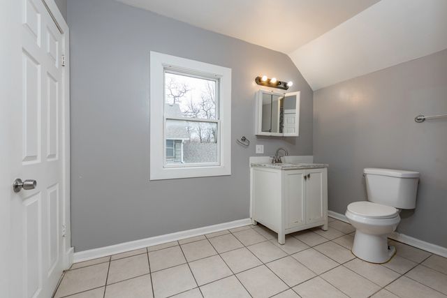 205 S Park Avenue, Waukegan, IL 60085