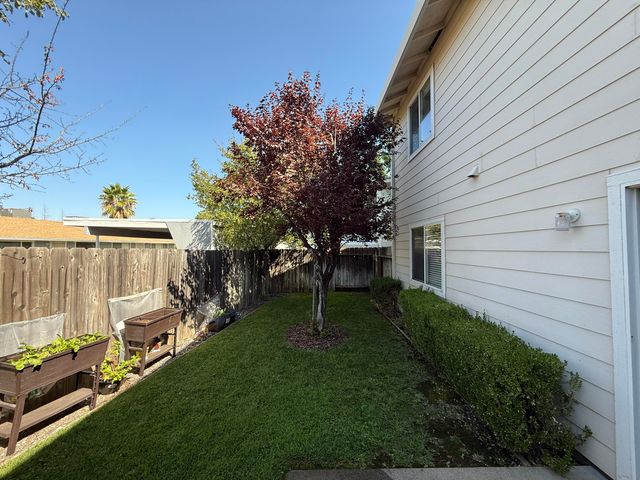 729 July Way, Redding, CA 96003