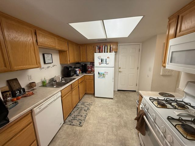 729 July Way, Redding, CA 96003