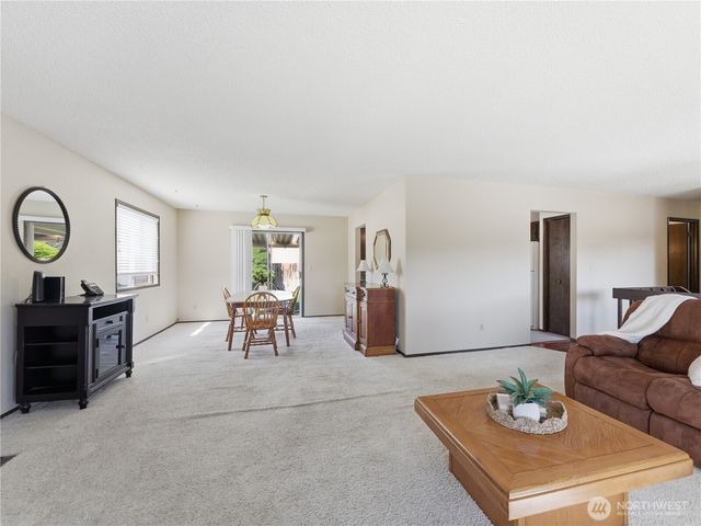 214 S Kansas Avenue, East Wenatchee, WA 98802