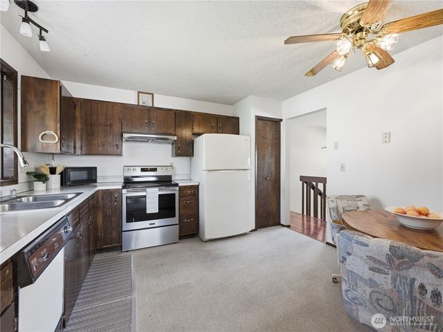 214 S Kansas Avenue, East Wenatchee, WA 98802