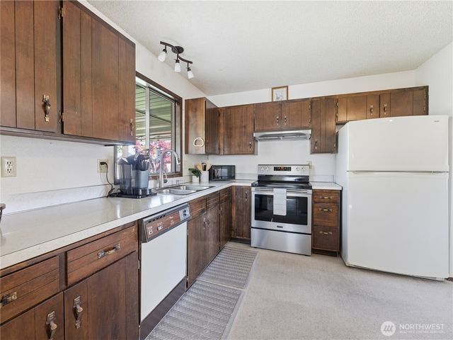 214 S Kansas Avenue, East Wenatchee, WA 98802