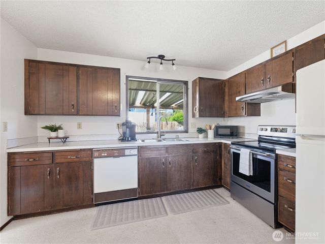 214 S Kansas Avenue, East Wenatchee, WA 98802