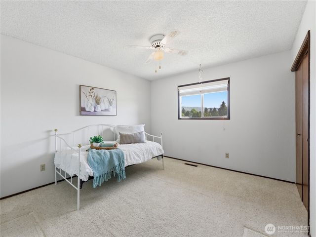 214 S Kansas Avenue, East Wenatchee, WA 98802