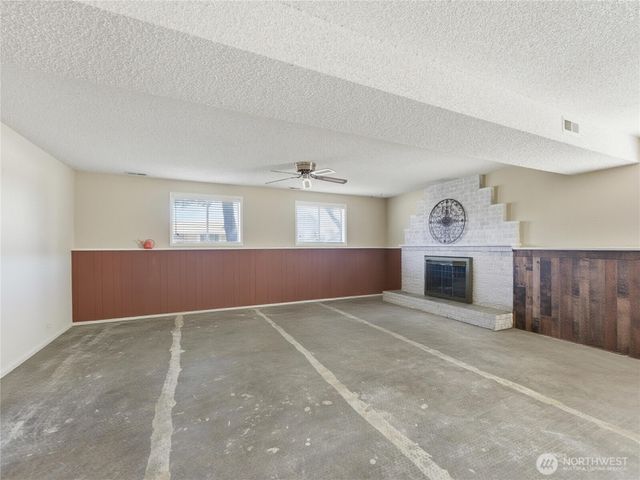 214 S Kansas Avenue, East Wenatchee, WA 98802