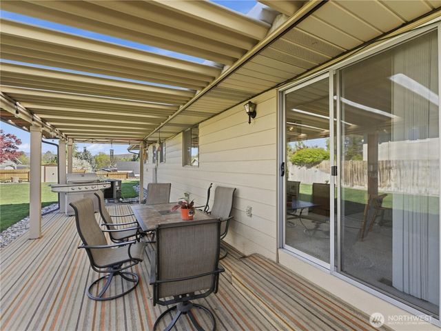 214 S Kansas Avenue, East Wenatchee, WA 98802