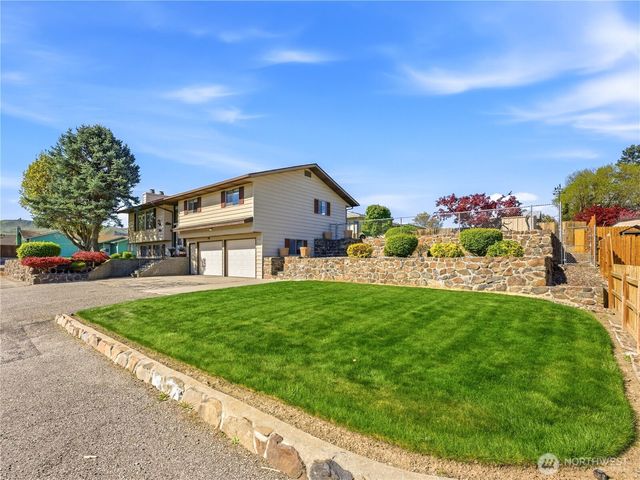 214 S Kansas Avenue, East Wenatchee, WA 98802
