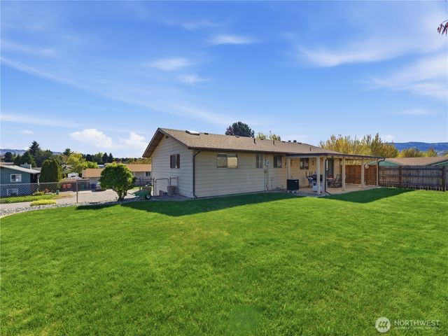 214 S Kansas Avenue, East Wenatchee, WA 98802