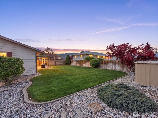 214 S Kansas Avenue, East Wenatchee, WA 98802