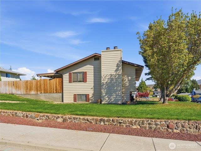 214 S Kansas Avenue, East Wenatchee, WA 98802
