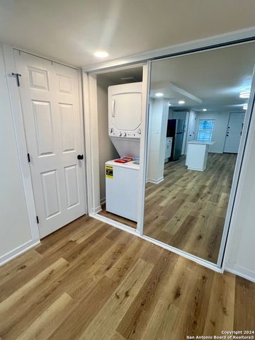 136 E MULBERRY AVE REAR, San Antonio, TX 78212