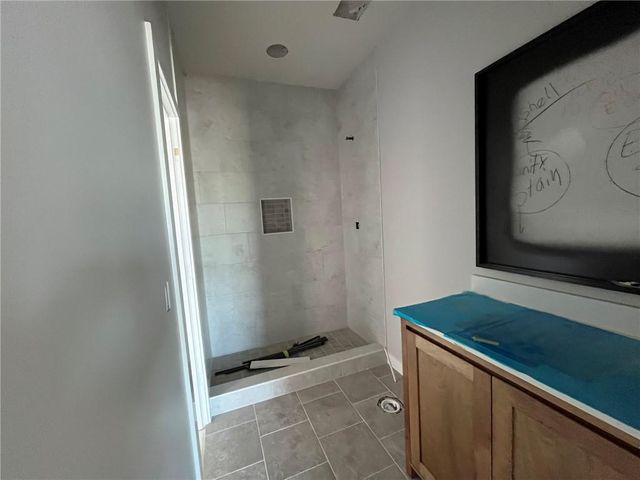 510 Bentwater Drive, Raymore, MO 64083