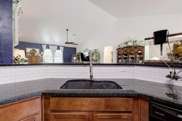 1076 County Street 2976, Blanchard, OK 73010