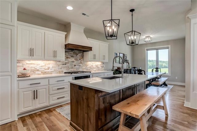 14290 Cattle Ranch Drive, Smithville, MO 64089