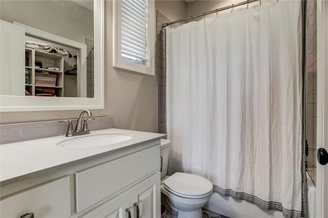 14290 Cattle Ranch Drive, Smithville, MO 64089