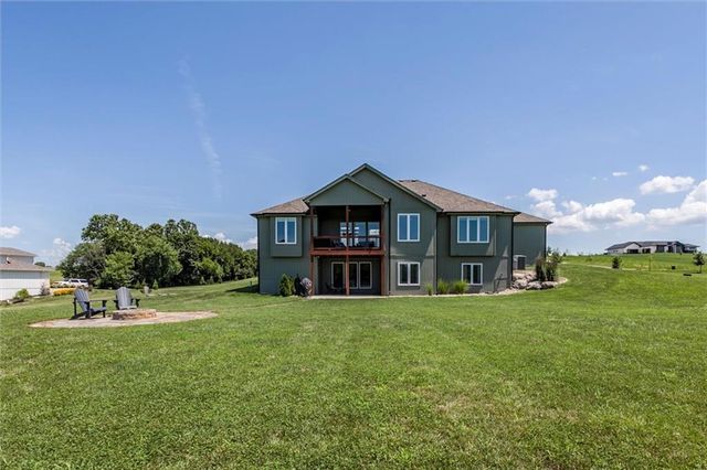 14290 Cattle Ranch Drive, Smithville, MO 64089