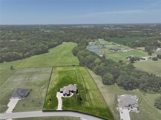 14290 Cattle Ranch Drive, Smithville, MO 64089