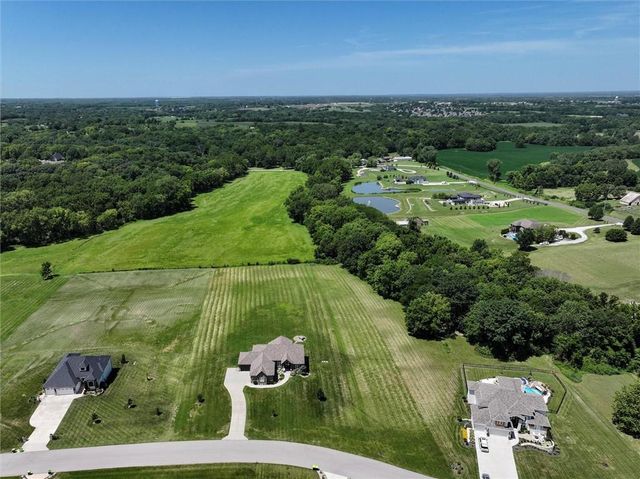 14290 Cattle Ranch Drive, Smithville, MO 64089