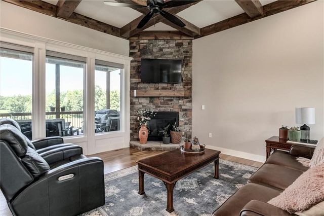 14290 Cattle Ranch Drive, Smithville, MO 64089