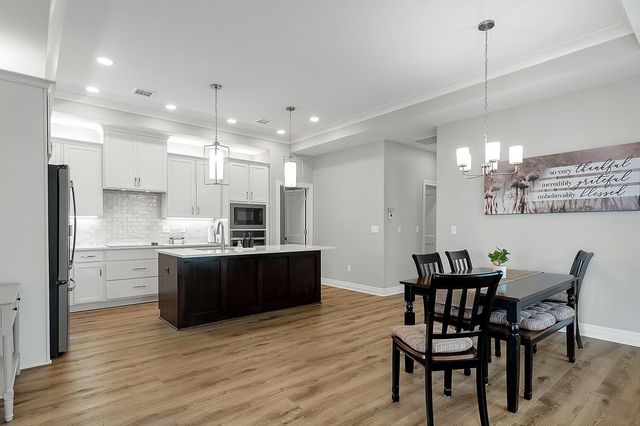 616 E Park Pl, Andover, KS 67002