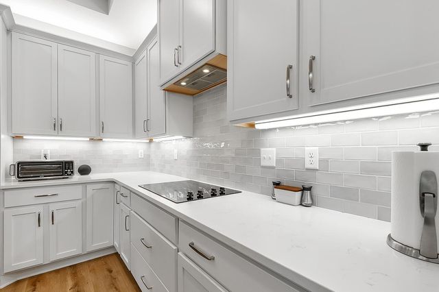 616 E Park Pl, Andover, KS 67002