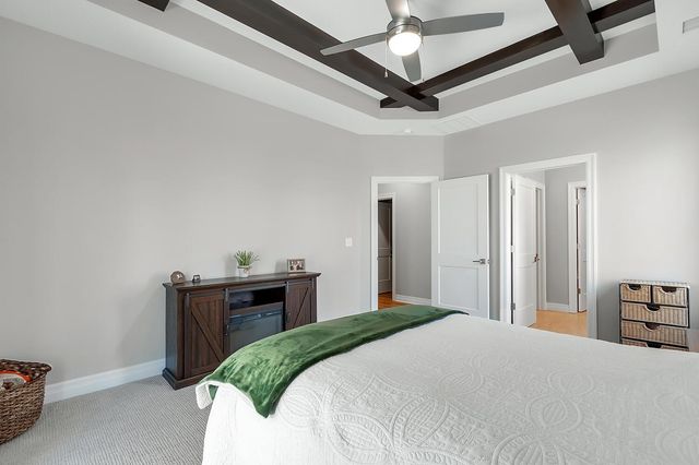 616 E Park Pl, Andover, KS 67002