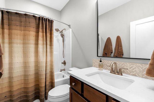 616 E Park Pl, Andover, KS 67002