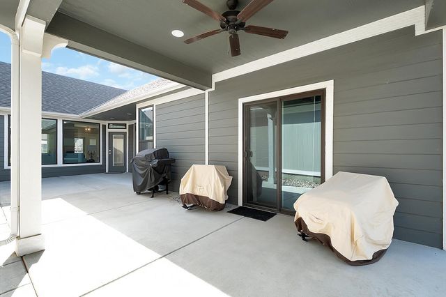 616 E Park Pl, Andover, KS 67002