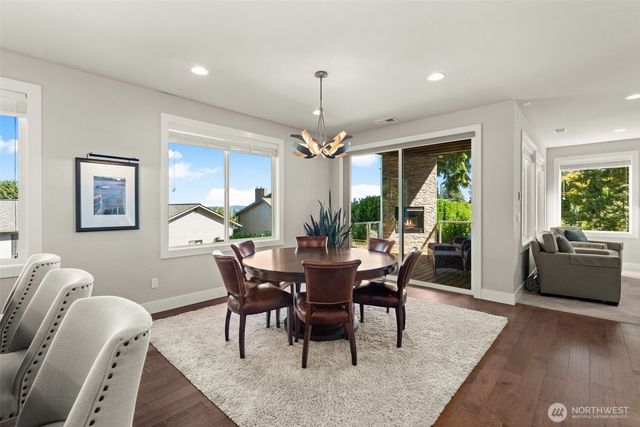 8064 E Commons Court, Port Orchard, WA 98366