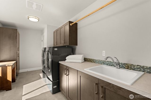 8064 E Commons Court, Port Orchard, WA 98366