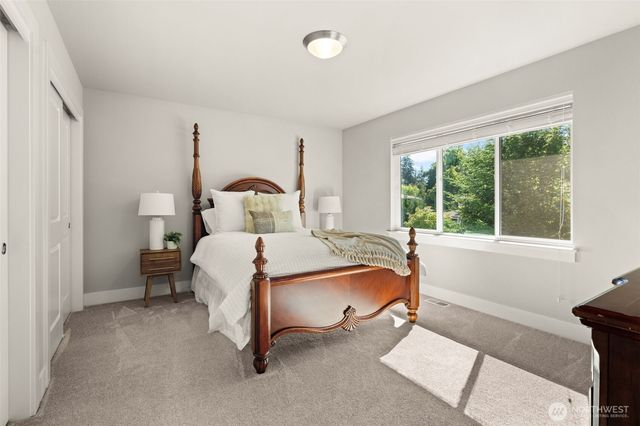 8064 E Commons Court, Port Orchard, WA 98366