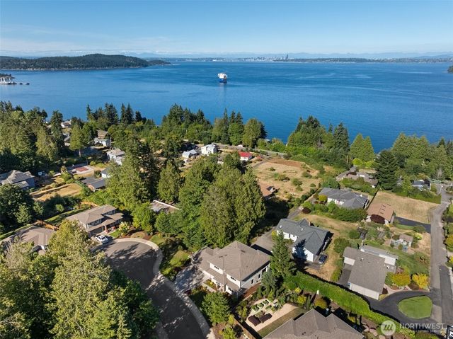 8064 E Commons Court, Port Orchard, WA 98366