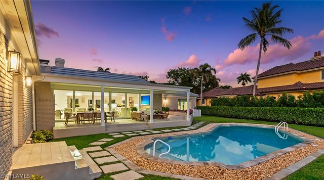 440 Kings Town DR, Naples, FL 34102