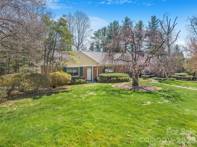 4 Dogwood Road, Asheville, NC 28804
