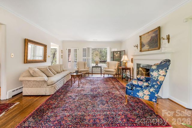 4 Dogwood Road, Asheville, NC 28804