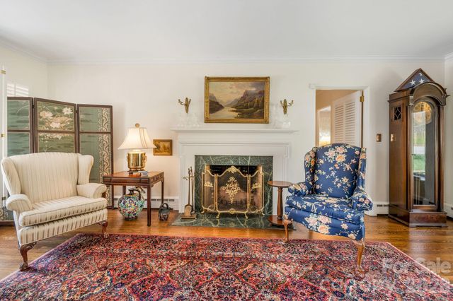 4 Dogwood Road, Asheville, NC 28804