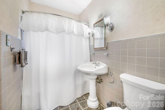 4 Dogwood Road, Asheville, NC 28804