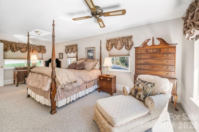 4 Dogwood Road, Asheville, NC 28804