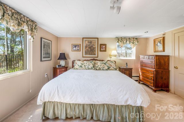 4 Dogwood Road, Asheville, NC 28804