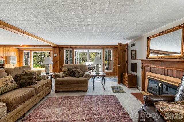 4 Dogwood Road, Asheville, NC 28804