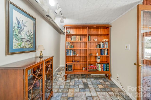 4 Dogwood Road, Asheville, NC 28804