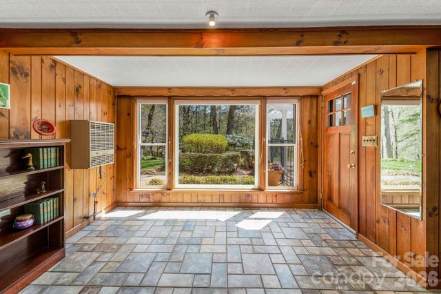 4 Dogwood Road, Asheville, NC 28804