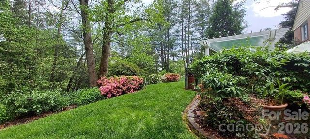 4 Dogwood Road, Asheville, NC 28804