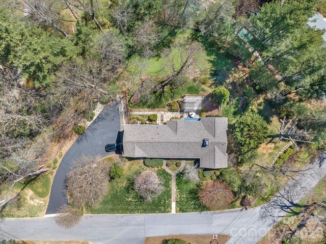 4 Dogwood Road, Asheville, NC 28804