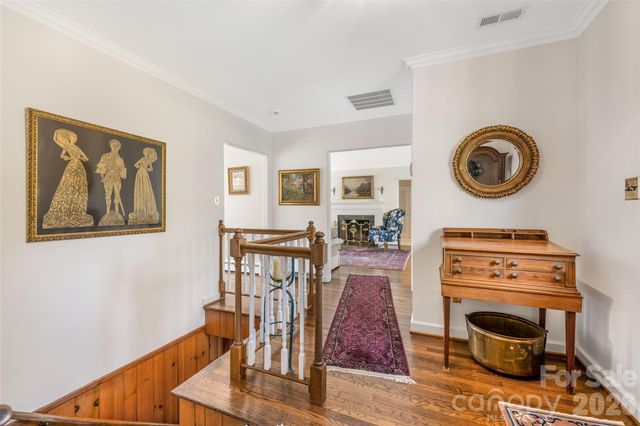 4 Dogwood Road, Asheville, NC 28804