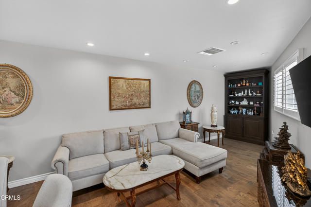 9325 La Shell Drive, Tujunga (los Angeles), CA 91042