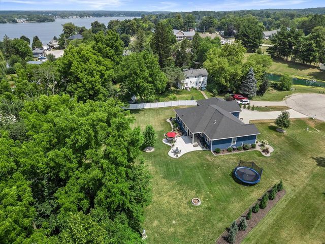 6600 Hillstone COURT, Waterford, WI 53185