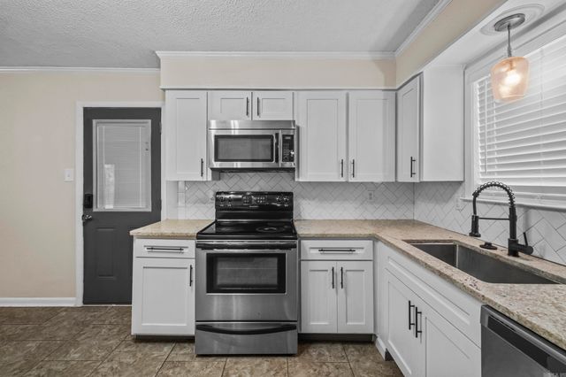 8606 Holiday Street, Sherwood, AR 72120