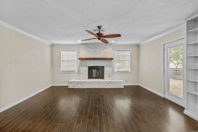 8606 Holiday Street, Sherwood, AR 72120