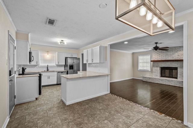 8606 Holiday Street, Sherwood, AR 72120